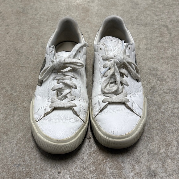 VEJA Esplar Women’s White Leather Sneakers with Suede V Logo Size 9 (32) - Picture 4 of 8